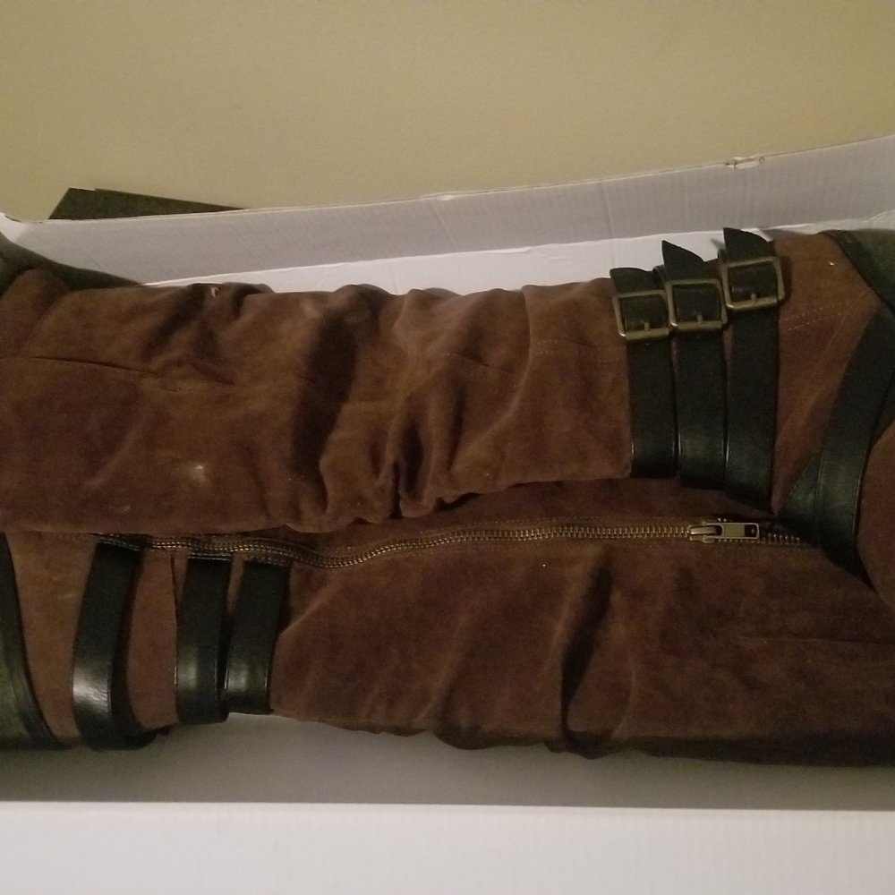 Women boots - Picture 3 of 3